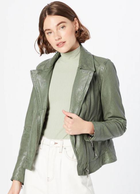 Coats & Jackets